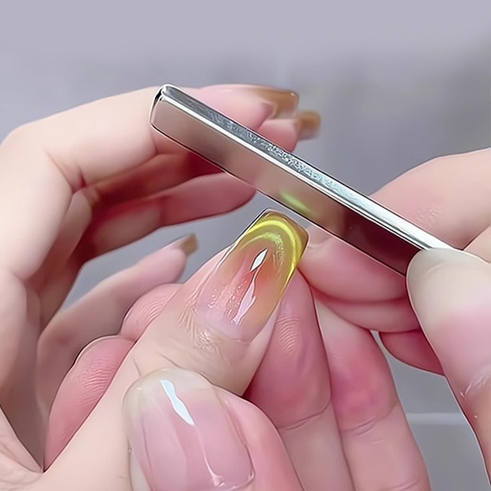 Salon Cat's Eye Gel Nail Polis - Contour Palette Stick recensione e prezzo
