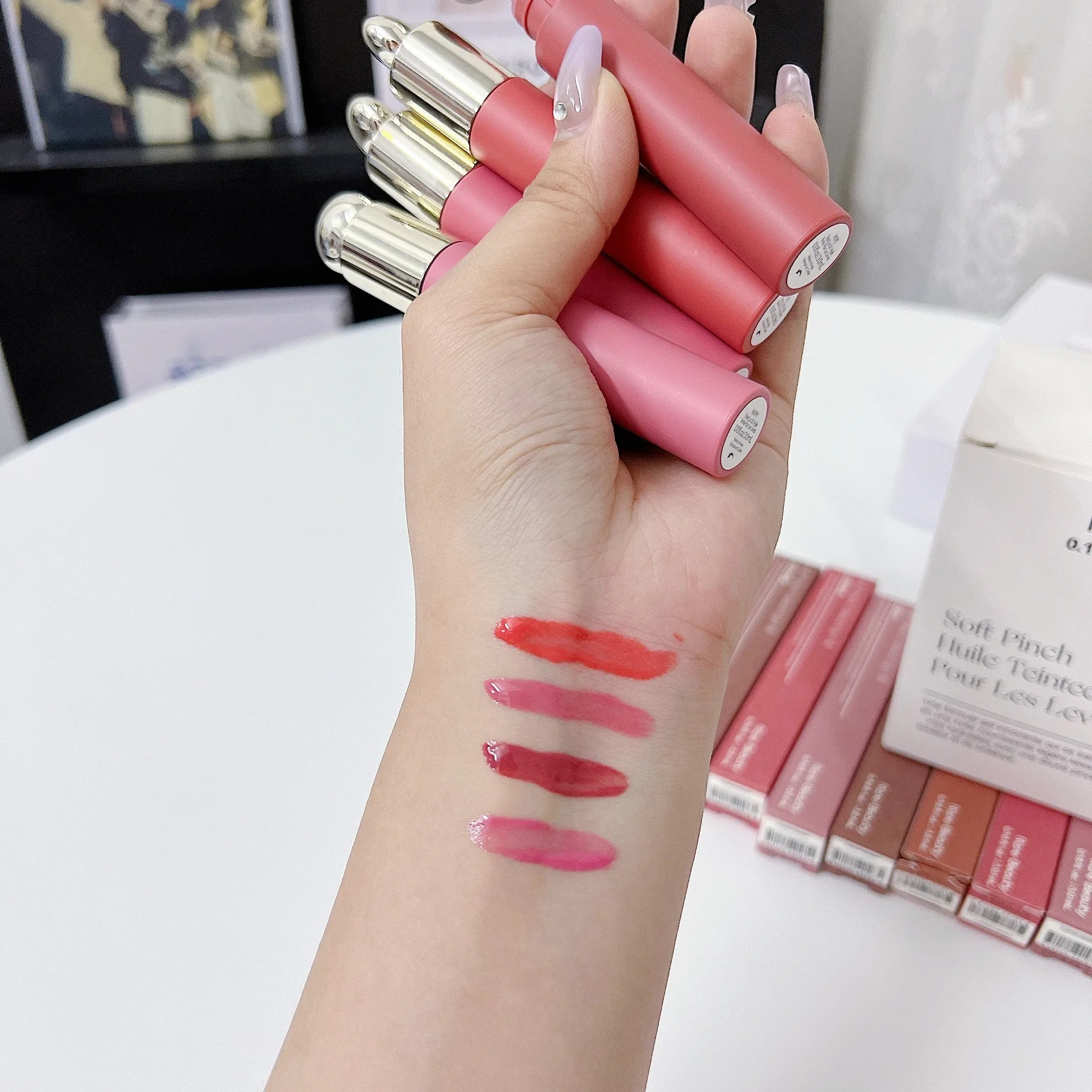 Rare Beauty Liquid Contour Mak - Rare Beauty Makeup Kit recensione e prezzo