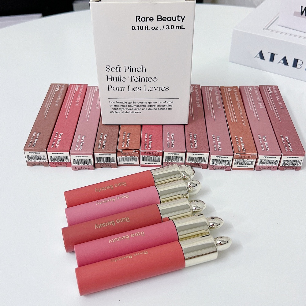 Rare Beauty New Smooth Liquid  - Rare Beauty Makeup Kit recensione e prezzo