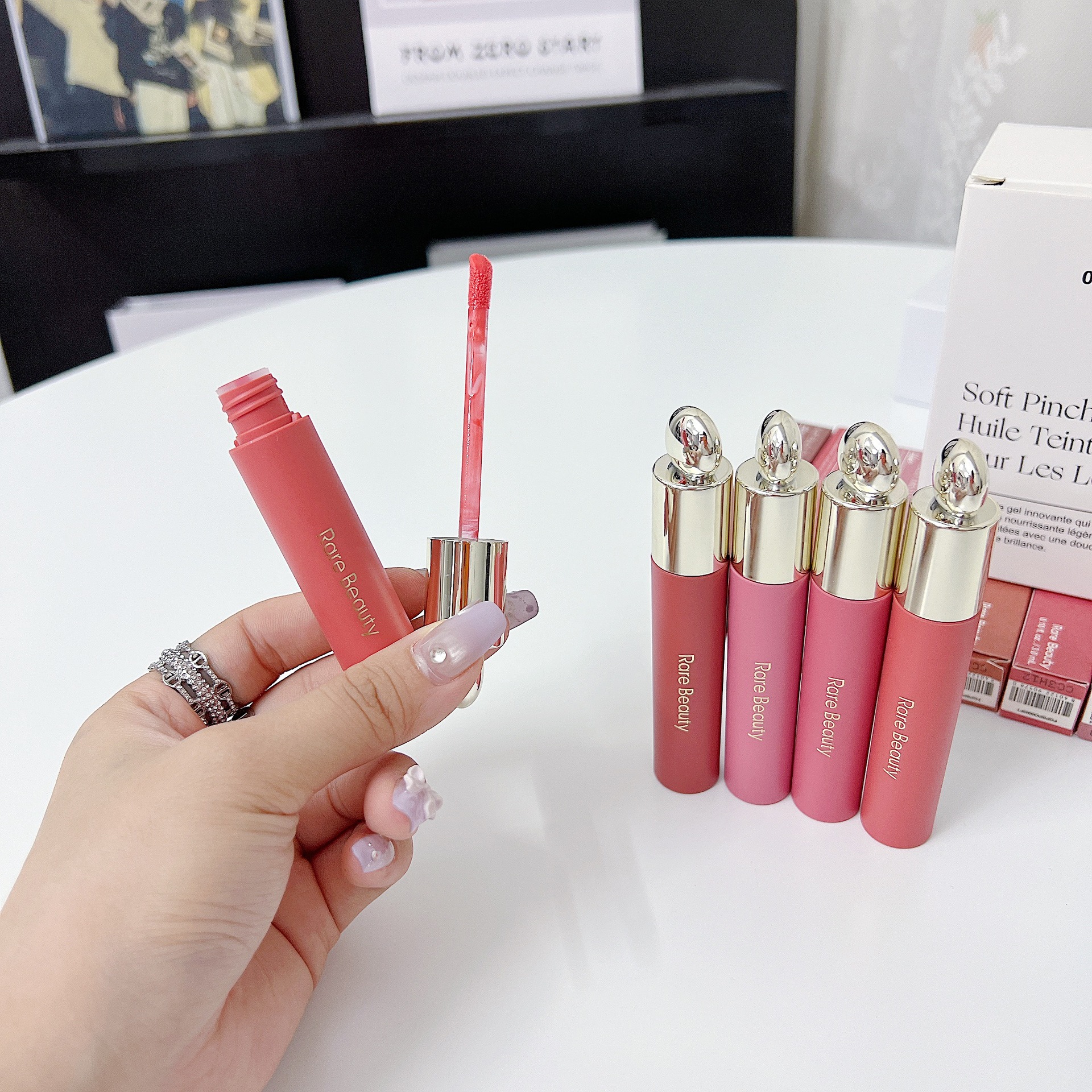 Rare Beauty New Smooth Liquid  - Rare Beauty Makeup Kit recensione e prezzo
